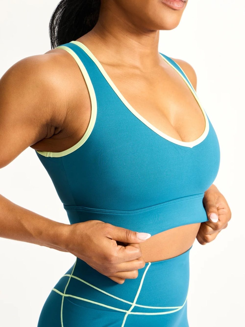 BUFFBUNNY AIRBRUSH MARASCHINO SPORTS BRA IN NILE MULTI